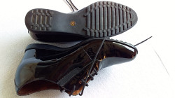 Туфли женские, чёрно-лакированные, со шнурками бу в отл.сост - фото 1