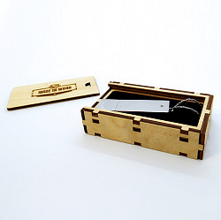 Оригинальная подарочная коробочка-футляр для USB-флешки