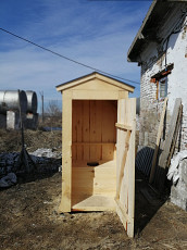Деревянный туалет - фото 3