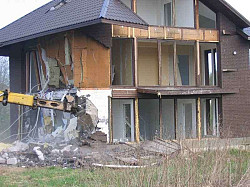 Демонтаж аварийных пристроек, зданий, домов - фото 3