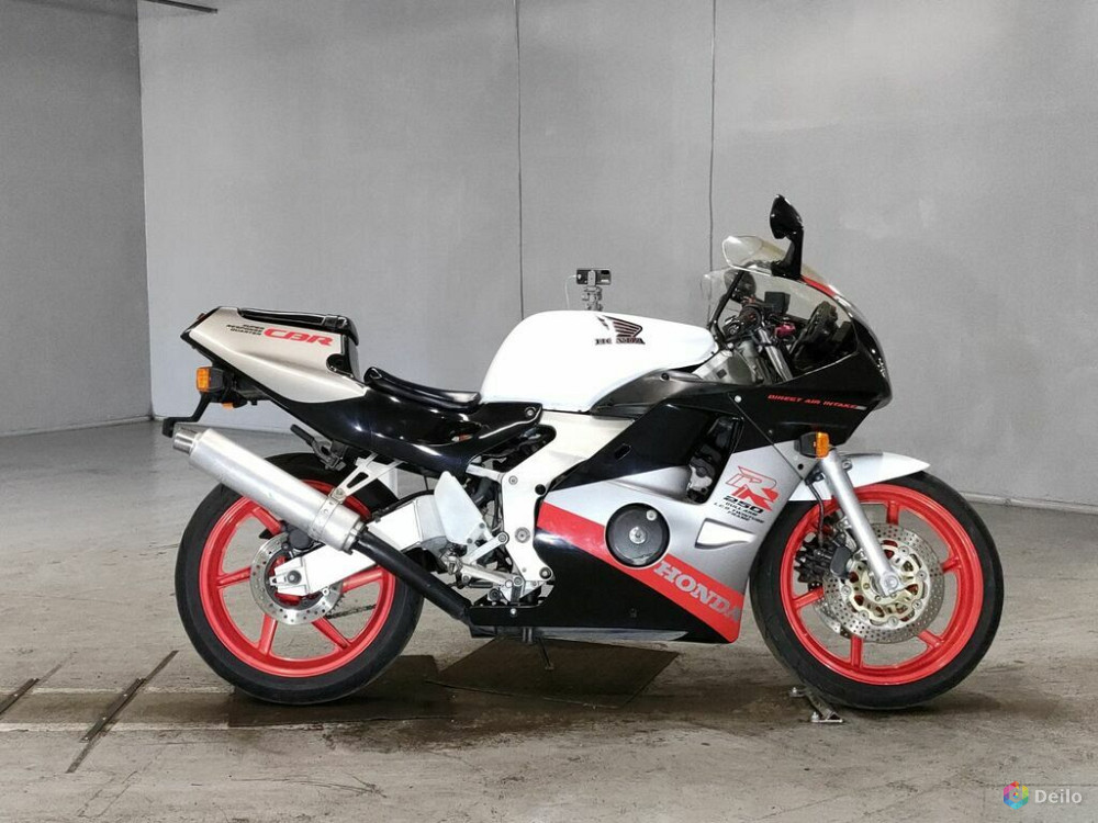 Мотоцикл спортбайк Honda CBR250RR рама MC22 супербайк