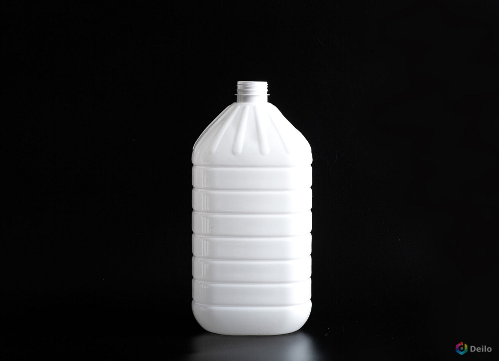 Бутылки (канистры) ПЭТ объемом от 4 до 5 литров, от производ