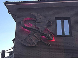 Огнедышащий дракон - скульптура из композита