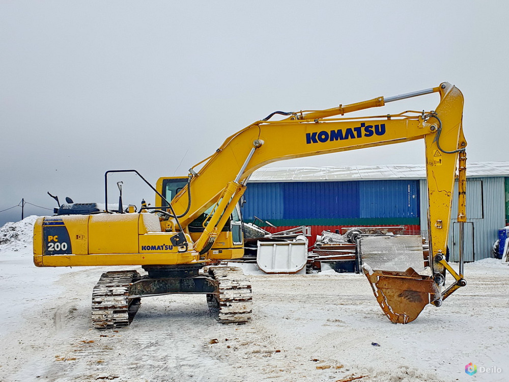 Komatsu PC200-8М0 б/у гусеничный экскаватор с НДС