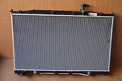Радиатор охлаждения на Hyundai Santa FE